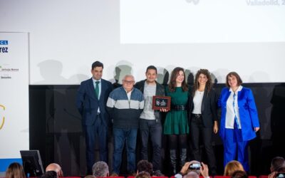Los docentes coautores de la Guía de Aulas de Emprendimiento, reconocidos con el Premio Academia 2022